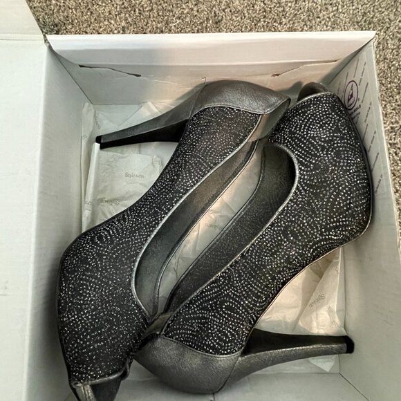 Style & Co Pewter Peep Toe Heels SZ 10 - Picture 1 of 8